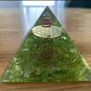 Natural Peridot Orgone Pyramid 3inches